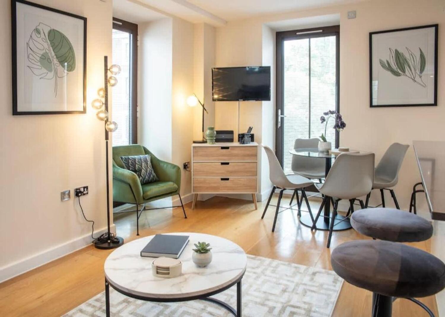 Westminster 2 Bed 2 Bath Apartment ロンドン エクステリア 写真